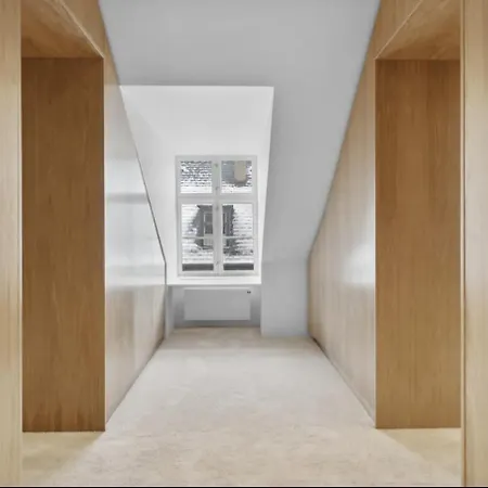 Apartment Stunning Penthouse A Location *