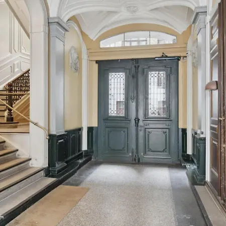 Stunning Penthouse A Location Apartment *