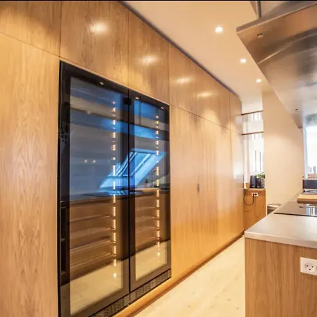 Stunning Penthouse A Location